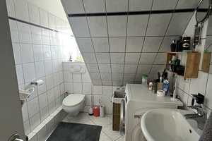 gemütliche 2 Zimmer Dachgeschosswohnung mit großem Balkon – Fr.-Ebert-Straße 57, 27570 Bremerhaven – Vorschaubild 2