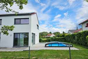 Exklusives Einfamilienhaus mit Pool und PV-Anlage in ruhiger Lage von Bockhorn – Erding (Kreis) – Vorschaubild 1