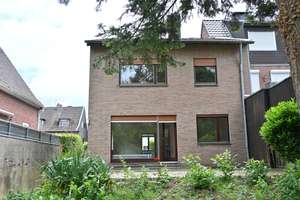 Frisch renoviertes Einfamilienhaus mit großem Garten in ruhiger Lage in Aachen-Eilendorf  – Karlstraße 45, 52080 Eilendorf, Aachen – Vorschaubild 3