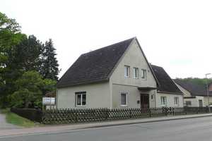 Vielseitig nutzbares 10-Zimmer-ZFH mit 2 EBK + Garten+Teilkeller+2 Garagen - in ruhiger Lage – Celle (Kreis) – Vorschaubild 2