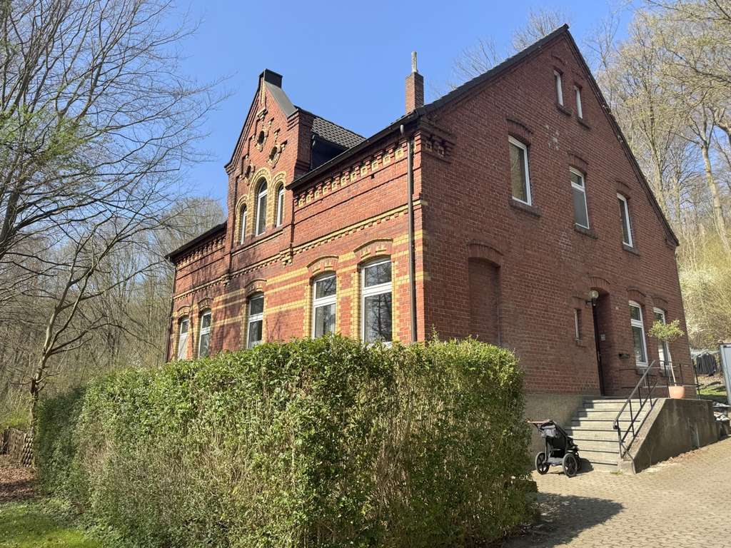Zweifamilienhaus mit Potenzial in Traumlage von Bochum-Grumme