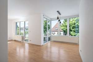 Große 2-Zimmer Wohnung mit viel Licht und Weite – Die vollständige Adresse der Immobilie erhältst du vom Anbieter., 80689 Blumenau, München – Vorschaubild 2
