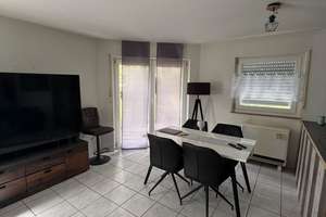1,5-Zimmer-Apartment mit Einbauküche und Terrasse in gepflegtem Haus, ruhige Wohnlage am Waldrand
