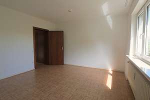 Helle, bezugsfreie 3-Zimmer-Erdgeschosswohnung mit Loggia und Garage in Aachen Beverau! – Adenauerallee 143-145, 52066 Beverau, Aachen – Vorschaubild 9