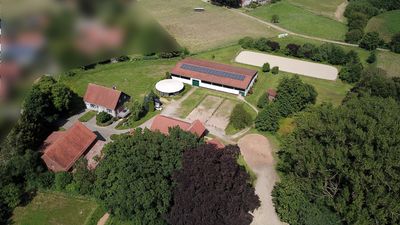 Exklusive Reitanlage trifft idyllisches Wohnen
