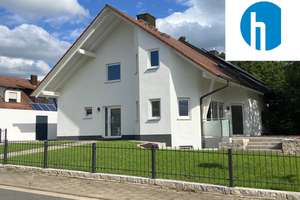 Wohnen im Grünen: Doppelhaushälfte mit Garten – Die vollständige Adresse der Immobilie erhältst du vom Anbieter., 91301 Forchheim – Vorschaubild 1
