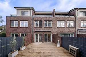 Modernes Townhouse mit innovativer Erdwärme und hochwertiger Ausstattung – Hamburg – Vorschaubild 1