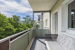 Modernisierte 3-Zimmer-Wohnung mit Balkon – sofort bezugsfrei – Die vollständige Adresse der Immobilie erhältst du vom Anbieter., 65197 Klarenthal, Wiesbaden – Vorschaubild 2