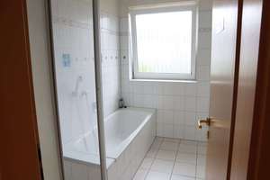 Gepflegte 6-Zimmer Doppelhaushälfte mit solider Bausubstanz, mit Balkon, Dachterrasse, Carport! – Die vollständige Adresse der Immobilie erhältst du vom Anbieter., 26180 Rastede – Vorschaubild 4