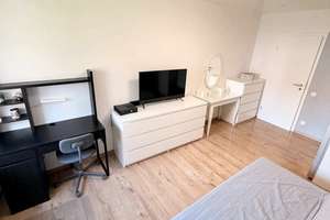 Stilvoll modernisierte Wohnung mit Balkon und Einbauküche in Düsseldorf  – Die vollständige Adresse der Immobilie erhältst du vom Anbieter., 40589 Holthausen, Düsseldorf – Vorschaubild 11