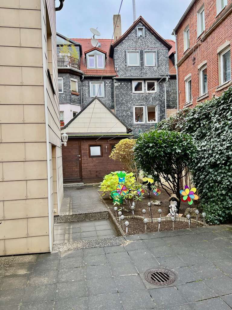 Immobilie in Fürth - Schönes 5- bis 6-Parteienhaus im Herzen von Fürth - Bild 3