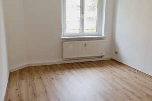 Modernes Laminat  - frei ab 1.2.26 - große Küche – Yorckstraße 43, 9130 Sonnenberg, Chemnitz – Vorschaubild 6