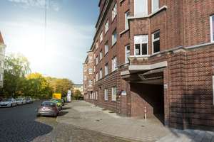 Große gepflegte 2-Zimmer-Altbauwohnung mit Fußbodenbelag in Bremerhaven-Lehe!