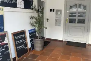 MFH mit gut geführtem Restaurant und kleinen Wohnungen – Rendsburg-Eckernförde (Kreis) – Vorschaubild 3