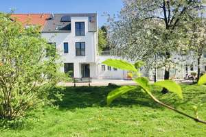 4-Zimmer-Terrassenwohnung mit Balkon im historischen Ortskern von Düsseldorf- Gerresheim 