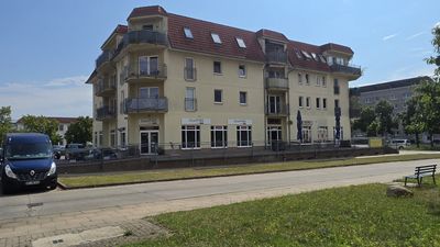 ⭐ Frei ab 01.11. Helle Dachgeschosswohnung mit Balkon unweit MHB und Klinikum.