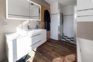 RESERVIERT: Wunderschönes Archtitektenhaus mit sonniger Einliegerwohnung – Müritzweg 9, 27578 Fehrmoor, Bremerhaven – Vorschaubild 11