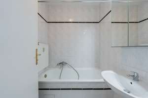 Charming One-Bedroom Apartment in a Classic Berlin Altbau – Quiet Rear Building Location – Die vollständige Adresse der Immobilie erhältst du vom Anbieter., 10997 Kreuzberg, Berlin – Vorschaubild 15