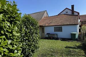 Großzügiges Einfamilienwohnhaus mit Traumgarten und praktischem Nebengebäude in Steinfeld – Die vollständige Adresse der Immobilie erhältst du vom Anbieter., 76889 Steinfeld – Vorschaubild 9
