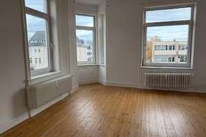 Schöne Altbauwohnung in beliebter Wohnlage - bezugsfrei!