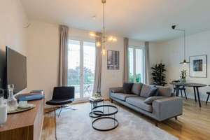 2 Balkone, TG & Aufzug: Lichtdurchflutete Neubauwohnung mit Südausrichtung im Nollendorfkiez