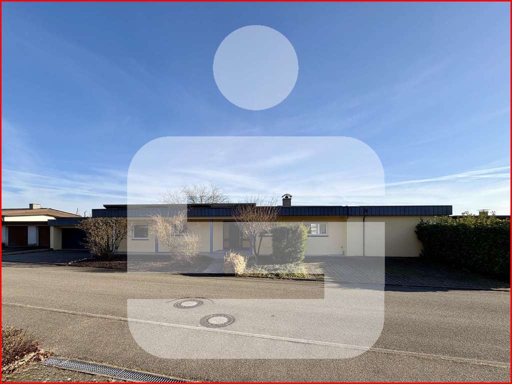 Immobilie in Jestetten - Viel Platz für Ihre Wohnträume - Raumwunder in Jestetten mit Garten und separater Einliegerwohnung - Bild 0