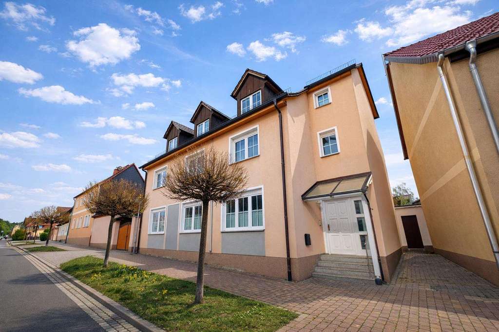 Immobilie in Bad Düben - 1-3-Familienhaus mit großem Grundstück, Pool, Garagen & zahlreichen Nebengelassen für Hobby&Gewerbe - Bild 1