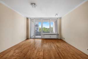 Renovierungsbedürftige 2-Zimmer-Wohnung mit sonniger Süd-Loggia – Die vollständige Adresse der Immobilie erhältst du vom Anbieter., 81673 Josephsburg, München – Vorschaubild 6