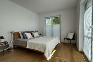 Neuwertige möblierte sonnige 3-Zi-Wohnung 1.OG 2 Balkone Süd & West in Obermenzing – Privatverkauf – Sterrhubenweg 14, 81247 Obermenzing, München – Vorschaubild 17