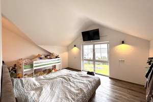 Luxuriöses Einfamilienhaus mit 200 m² Wohnfläche | KfW-55 | 1.100 m² Grundstück | Baujahr 2020 – Die vollständige Adresse der Immobilie erhältst du vom Anbieter., 53547 Hümmerich – Vorschaubild 12