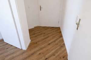 Modernisierte 1,5-Zimmer-Wohnung mit Balkon in gefragter Lage - nahe Adlershof & Flughafen BER – Die vollständige Adresse der Immobilie erhältst du vom Anbieter., 12524 Altglienicke, Berlin – Vorschaubild 5