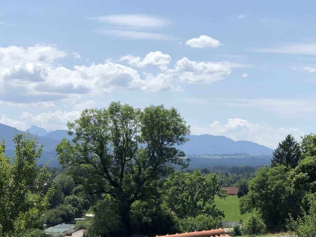 Immobilie in Uffing am Staffelsee - Zweifamilienhaus mit Bergblick und teilweise Seeblick - Bild 2