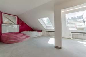 TRUDERING / geräumige 2-Zimmer-Dachgeschosswohnung mit Blick ins Grüne – Die vollständige Adresse der Immobilie erhältst du vom Anbieter., 81825 Waldtrudering, München – Vorschaubild 3