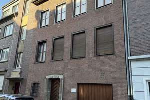 Neuss-Innenstadt: Großzügiges Stadthaus als Einfamilienhaus mit Einliegerwohnung und Garage – Die vollständige Adresse der Immobilie erhältst du vom Anbieter., 41460 Innenstadt, Neuss – Vorschaubild 4