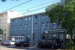 Helle Etagenwohnung mit neuer Einbauküche