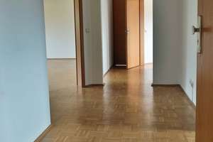 Helle 3-Zimmer Dachgeschosswohnung mit Balkon in Pfaffendorfer Höhe