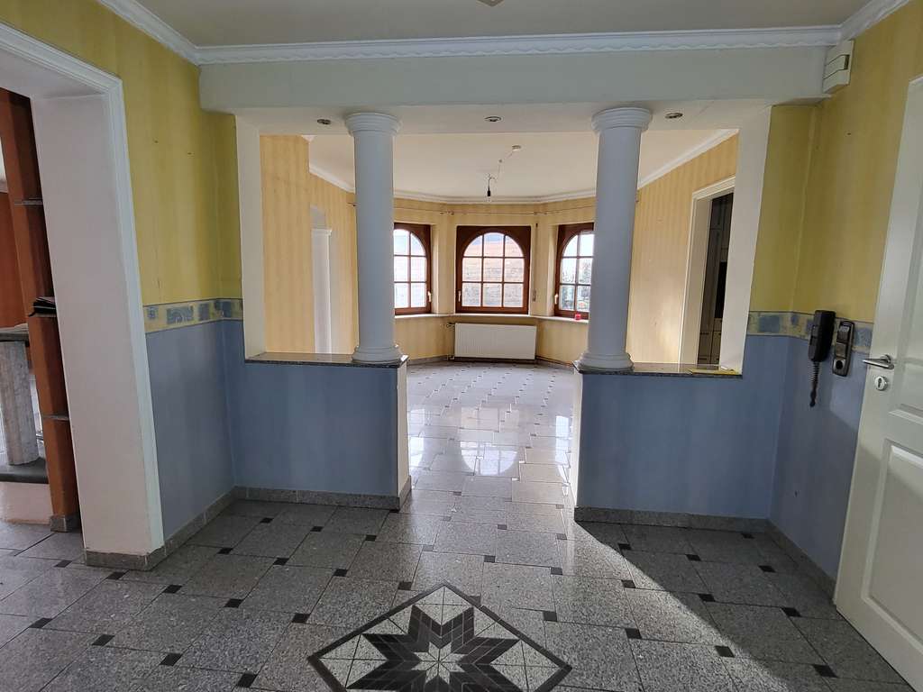 Immobilie in Buchen (Odenwald) - Großzügiges Zweifamilienhaus  -ruhige Wohnlage- - Bild 1