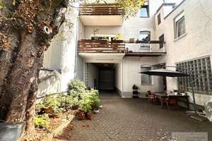 285 m² Gesamtfläche-Attraktives Mehrparteienhaus + Hinterhaus für Gewerbe/ Faktor 15