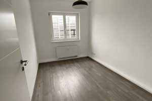 Zentral gelegene 3-Zimmer-Wohnung mit Aufzug und Einbauküche – Petersstraße 88, 47798 Krefeld – Vorschaubild 3