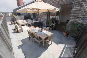 Penthouse Style mit 2 Dachterrassen, Parkett, Tageslichtbad, Wa+Du und Stellplatz!
