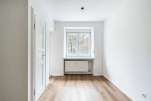 JETZT *Paul & Partner* ERSTBEZUG NACH SANIERUNG, TIEFGARAGENSTELLPLATZ & MÜNCHENS TOPLAGE! 162 – Die vollständige Adresse der Immobilie erhältst du vom Anbieter., 81677 Steinhausen, München – Vorschaubild 20