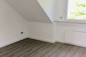 Wohnen mit Charakter: 3-Zimmer-Dachgeschosswohnung in Essen-Haarzopf – Hatzper Straße 205, 45149 Haarzopf, Essen – Vorschaubild 5