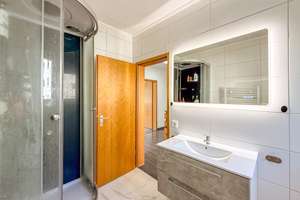 Bremerhaven - Lehe // Großzügiges Wohnhaus mit Indoor-Pool und Einliegerwohnung – Die vollständige Adresse der Immobilie erhältst du vom Anbieter., 27576 Klushof, Bremerhaven – Vorschaubild 37