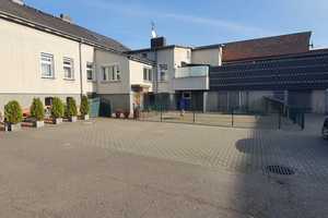 Gepflegtes Haus mit zwei Wohnungen und Dachterasse inkl. stillgelegter Kfz-Werkstatt + Grundstück – Barnim (Kreis) – Vorschaubild 2