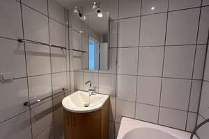 SEHR SCHÖNES EINFAMILIENHAUS MIT STELLPLATZ, DACHTERRASSE UND EINLIEGERWOHNUNG IN KLETTENBERG – Die vollständige Adresse der Immobilie erhältst du vom Anbieter., 50939 Klettenberg, Köln – Vorschaubild 14