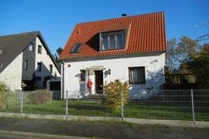 Geräumiges 4-5 Zimmer Haus in Düsseldorf-Wersten – Die vollständige Adresse der Immobilie erhältst du vom Anbieter., 40591 Wersten, Düsseldorf – Vorschaubild 1
