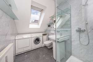 Schwabing – am Hohenzollernplatz: 4-Zimmer-Maisonettewhg. im DG mit Balkon zum Innenhof, Lift & TG. – Die vollständige Adresse der Immobilie erhältst du vom Anbieter., 80796 Neuschwabing, München – Vorschaubild 13