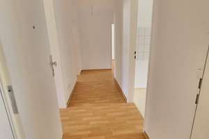 Helle 3-ZKB*renoviert*sofort bezugsfrei – Die vollständige Adresse der Immobilie erhältst du vom Anbieter., 65199 Biebrich, Wiesbaden – Vorschaubild 3