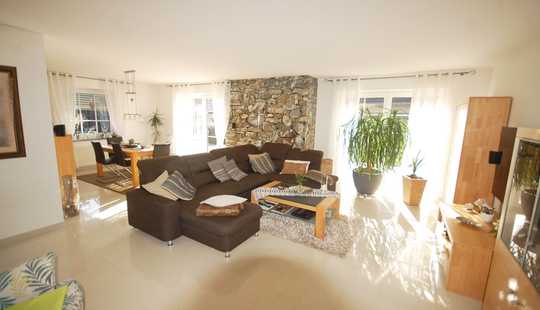 Bild von (2 DHH) Drei Wohneinheiten mit großem Garten in Rötgesbüttel