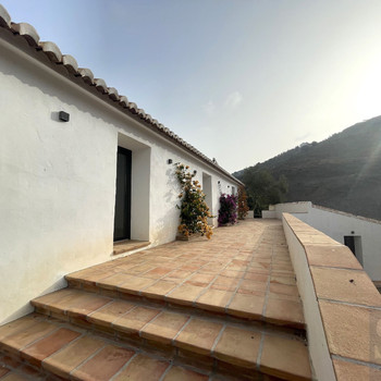 Immobilien zum Verkauf in Sayalonga